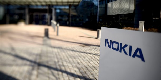 Nokia mise sur la revolution du logiciel pour reussir la fusion avec alcatel-lucent[reuters.com]