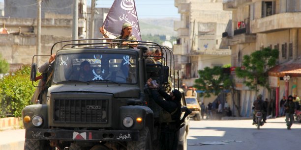 Des rebelles syriens prennent la ville de djisr al choughour dans le nord-ouest[reuters.com]