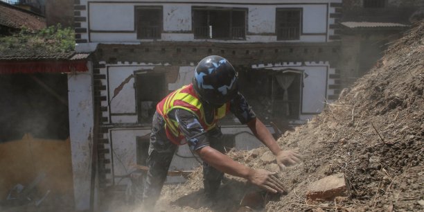 Deux francais parmi les victimes du seisme au nepal[reuters.com]