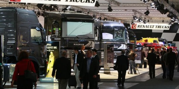 Renault trucks prevoit 512 suppressions de postes[reuters.com]