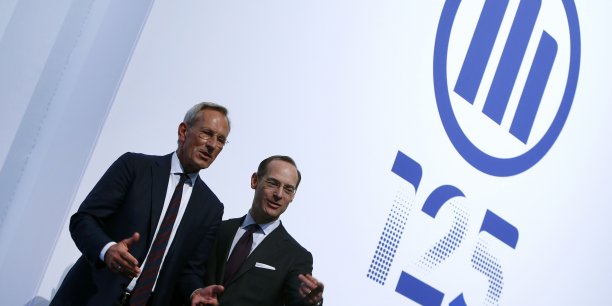 Allianz confiant pour 2015 malgre l'impact de pimco[reuters.com]