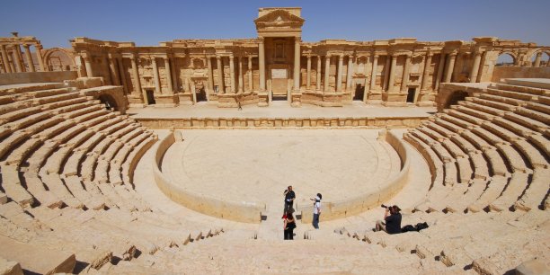 L'ei a fusille une vingtaine d'hommes dans le theatre antique de palmyre en syrie[reuters.com]
