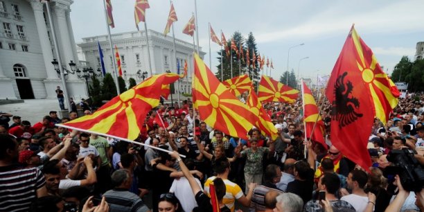 Accord pour des elections anticipees en macedoine d'ici la fin avril 2016[reuters.com]
