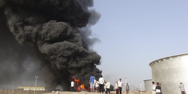 Les houthis bombardent a nouveau la raffinerie d'aden au yemen[reuters.com]