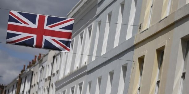 Revision a la hausse la croissance britannique au 1er trimestre[reuters.com]