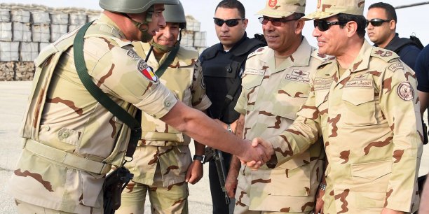Frappes aeriennes de l'armee egyptienne dans le sinai[reuters.com]