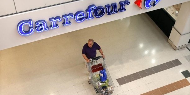 Carrefour voit son resultat operationnel progresser legerement[reuters.com]