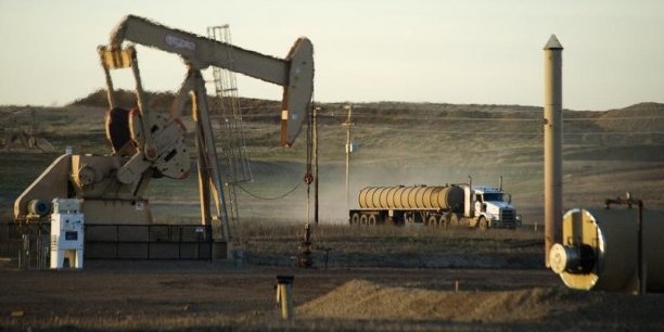 Exxon et de chevron face a la chute des cours du petrole[reuters.com]