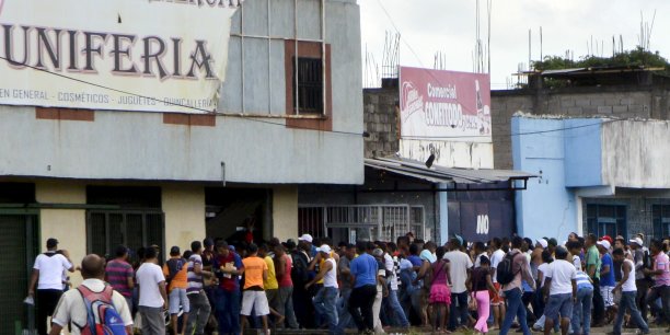 Un mort lors du pillage d'un supermarche au venezuela[reuters.com]