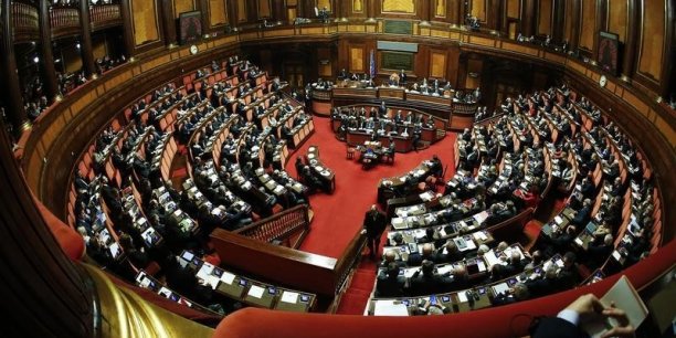 Le senat italien adopte une loi de simplification administrative[reuters.com]