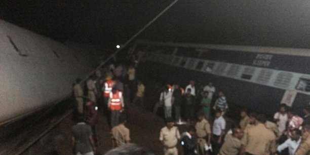 Au moins 20 morts dans le deraillement de deux trains en inde[reuters.com]