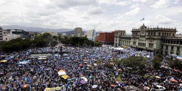 Manifestation contre le president au guatemala[reuters.com]