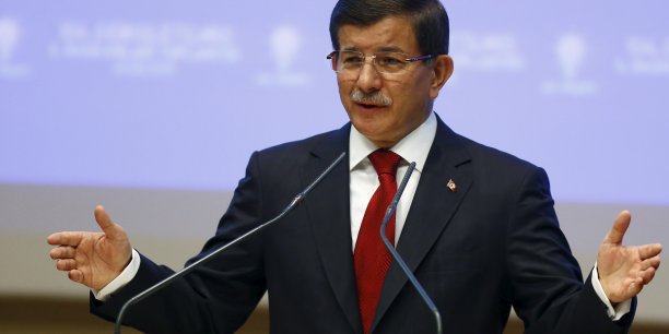 En turquie, erdogan approuve le gouvernement interimaire proposee par davutoglu[reuters.com]