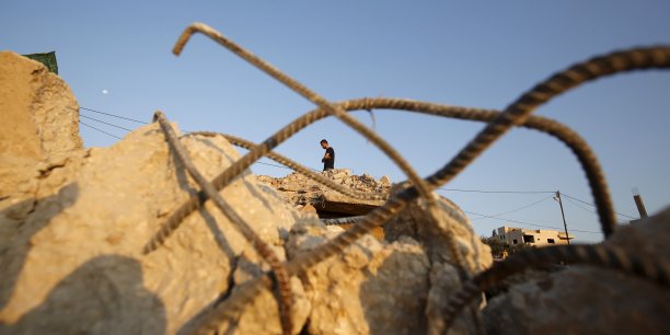 Cinq palestiniens et un soldat israelien blesses en cisjordanie[reuters.com]