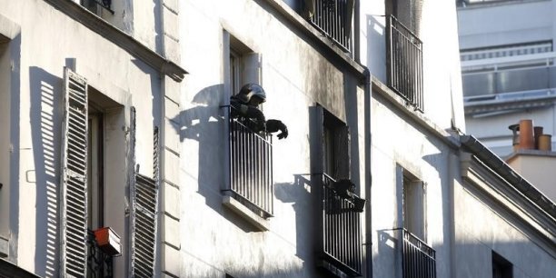 Le suspect de l'incendie meurtrier de paris hospitalise[reuters.com]