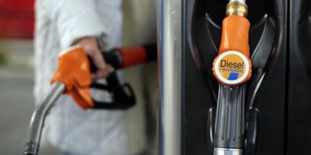 Le gouvernement veut rapprocher les taxations sur l'essence et le diesel[reuters.com]