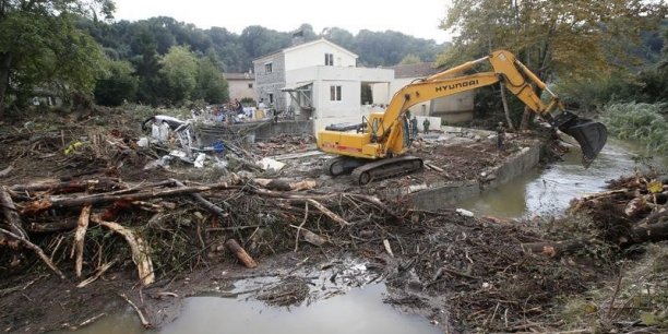 Le cout des inondations evalue entre 550 et 650 millions d'euros[reuters.com]