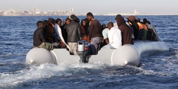 L'onu autorise l'arraisonnement des bateaux de passeurs au large de la libye[reuters.com]