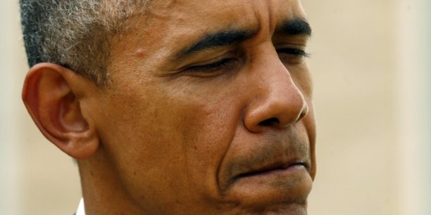Barack obama aupres des proches des victimes de la fusillade de l'oregon[reuters.com]
