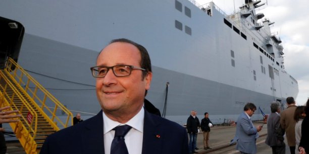 Francois hollande en visite aux chantiers navals stx de saint-nazaire[reuters.com]