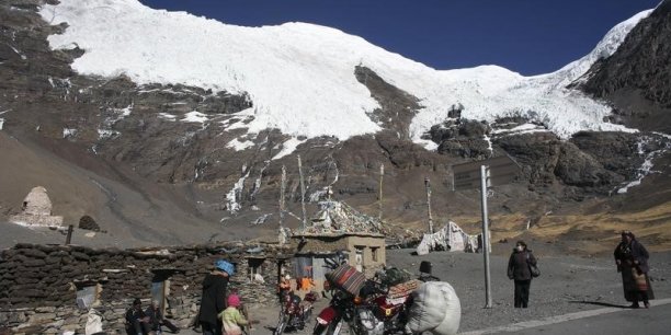 Les glaciers de l'Himalaya fondent plus vite que prévu selon une étude réalisée par l'ICIMOD.