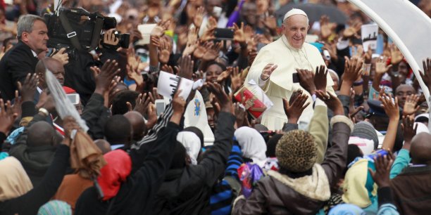 En afrique, le pape francois appelle au dialogue entre les religions[reuters.com]
