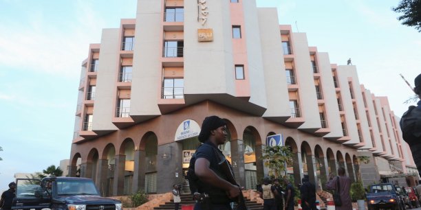 Arrestations dans l'enquete sur l'attaque de l'hotel radisson blu a bamako[reuters.com]
