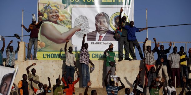 Les burkinabes votent dimanche[reuters.com]