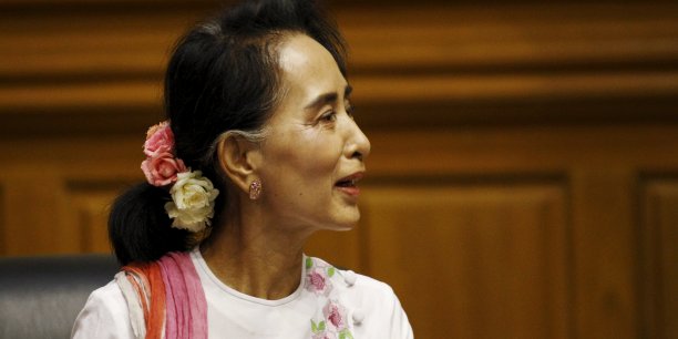 Aung san suu kyi rencontre le president birman pour preparer la transition[reuters.com]