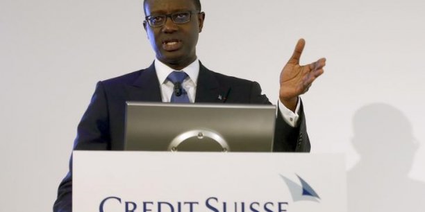 Le patron de credit suisse propose une baisse de son bonus [reuters.com]