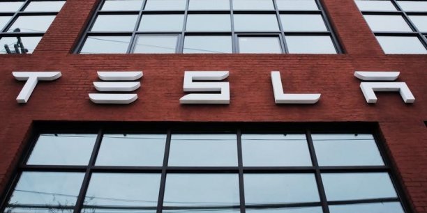 Tesla table sur 500.000 vehicules en 2018[reuters.com]