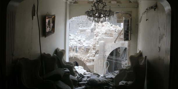 Prise par les insurges syriens d'un village cle pres d'alep[reuters.com]