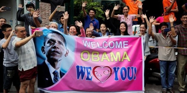 Le president americain evoque les droits de l'homme au vietnam[reuters.com]