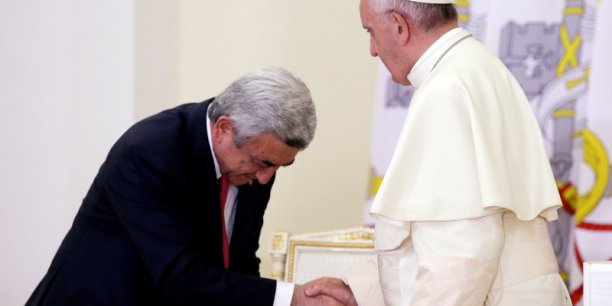 En armenie, le pape emploie le mot genocide[reuters.com]
