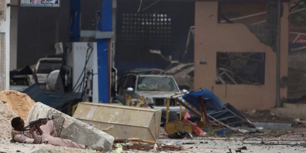 Attentat contre un hotel de mogadiscio[reuters.com]