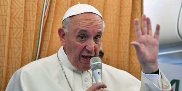 Le pape estime que l'eglise devrait demander pardon aux homosexuels[reuters.com]