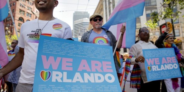 Gay pride en hommage aux victimes de la tuerie d'orlando[reuters.com]