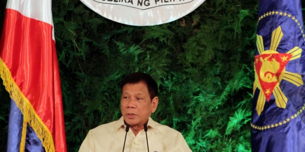 Le nouveau president des philippines a prete serment[reuters.com]