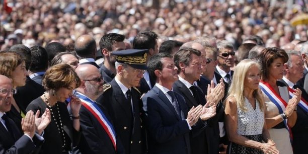 Valls accuse la droite de manoeuvre de destabilisation[reuters.com]