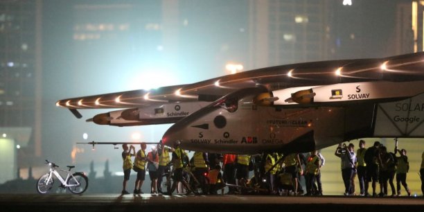 Solar impulse 2 acheve son tour du monde[reuters.com]