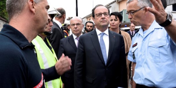 Hollande appelle les francais a faire bloc contre le terrorisme[reuters.com]