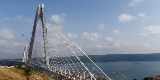 Un nouveau pont suspendu sur le bosphore[reuters.com]