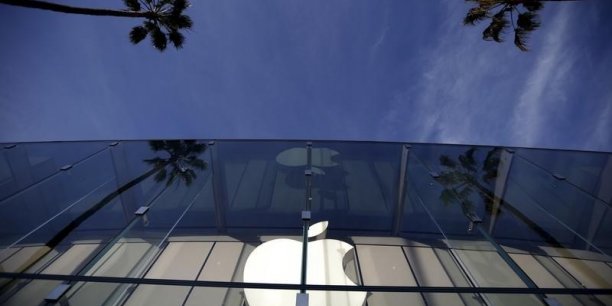 Apple somme de verser a dublin 13 milliards d'euros d'impots impayes[reuters.com]