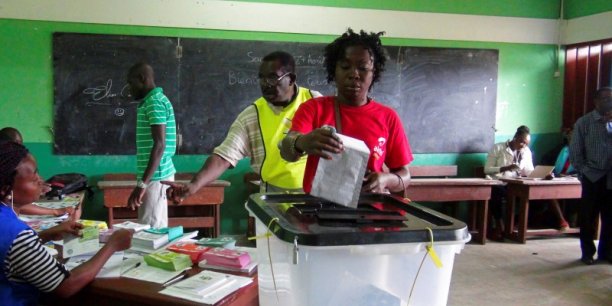 Les gabonais attendent le resultat de la presidentielle[reuters.com]