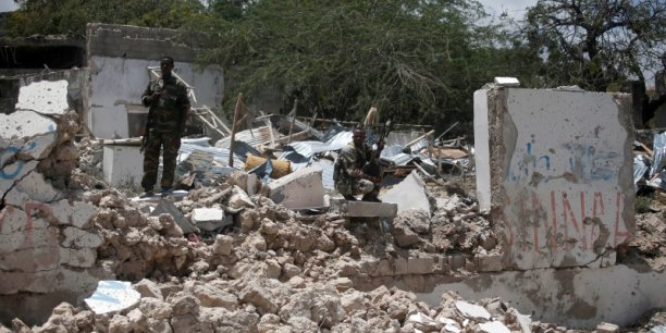 Au moins dix morts apres un attentat en somalie[reuters.com]