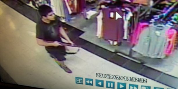 Arrestation de l'auteur de la tuerie dans un central commercial de l'etat de washington[reuters.com]