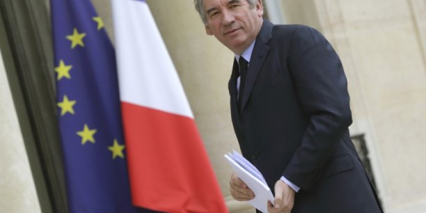 Bayrou peine a construire une image de president credible[reuters.com]