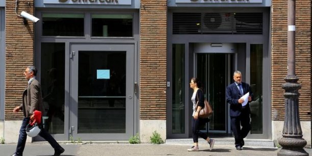 Unicredit veut lever jusqu'a 16 milliards d'euros[reuters.com]