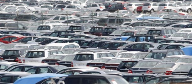 Les immatriculations de voitures neuves s'ameliorent de 2,5%[reuters.com]
