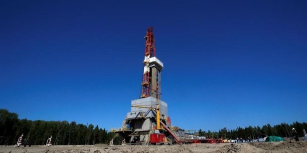 La russie table sur une production petroliere record pour 2017[reuters.com]